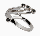 серебряное кольцо с цирконом  57064154